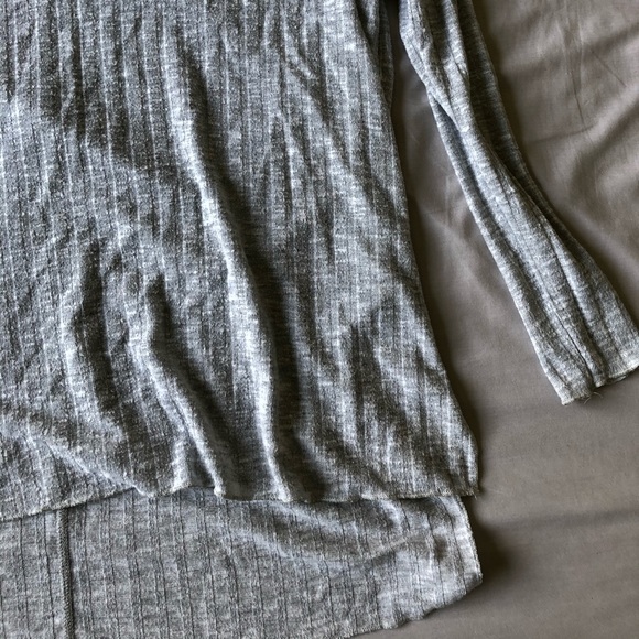 Out from under Harper v neck top - Picture 5 of 6